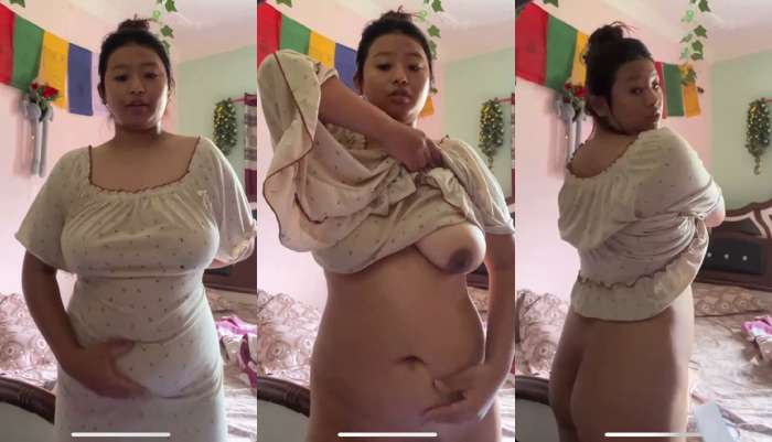 Nepali chubby girl showing Huge Boobs ass and Pussy to Lover in VC