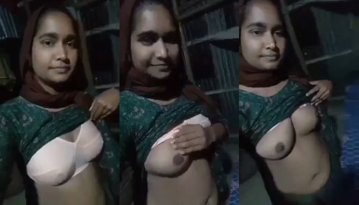 Village girl showing boobs for boyfriend