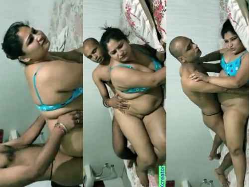 Sexy Chubby Bengali aunty chud gayi husband ke dost se