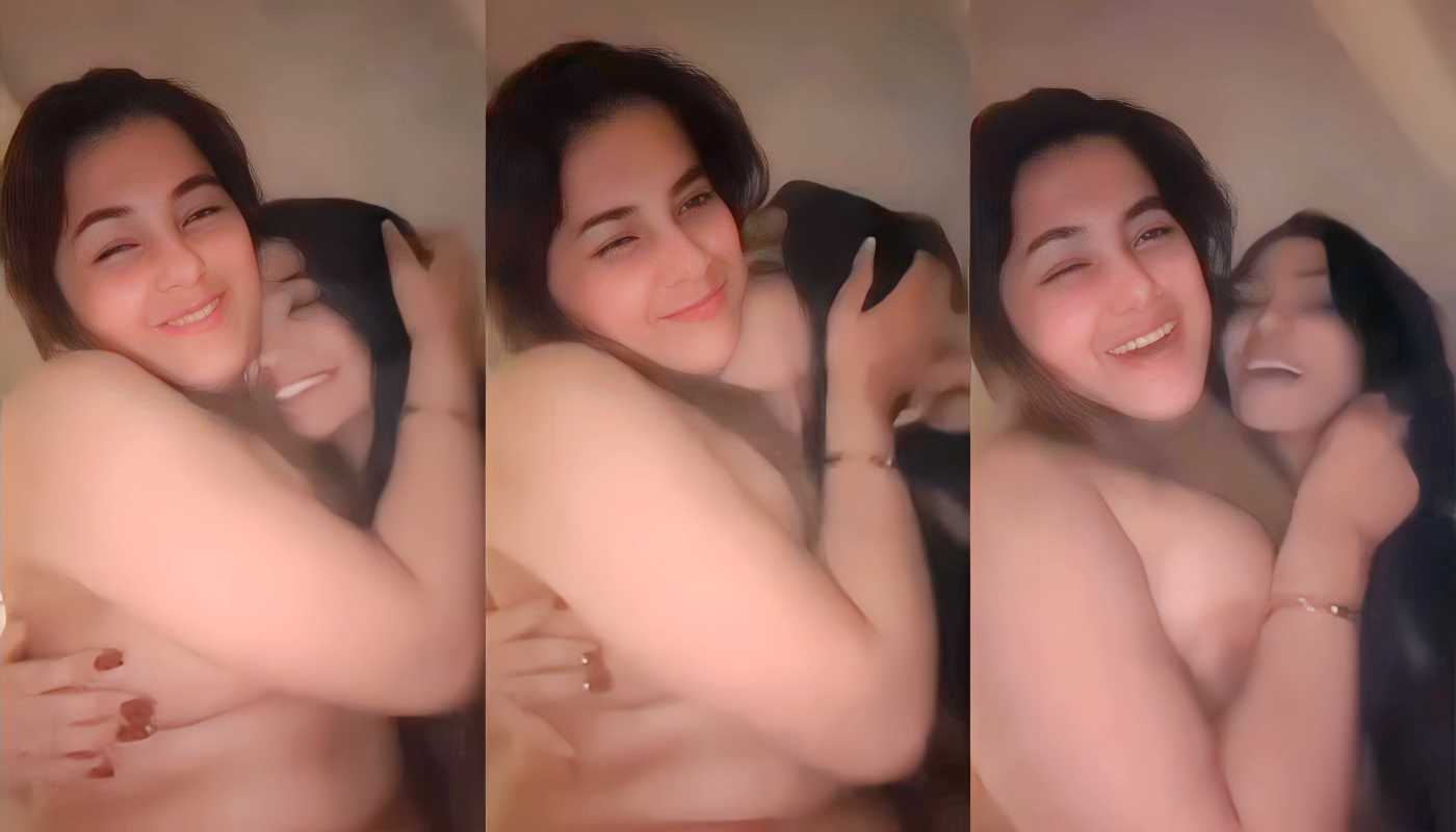 Beautiful Horny Rich Lesbian Girl Full Nude Romance Kissing Sex