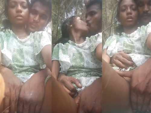 Mallu Horny Girlfriend Outdoor Fingering With Boyfriend